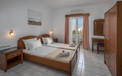 Bed, Photo of the whole room, Bedroom, Garden view, Street view, wardrobe, air conditioner