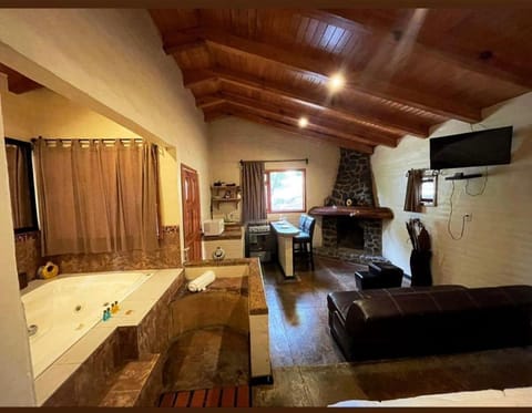 Cabaña DNellys Maryana Nature lodge in Mazamitla