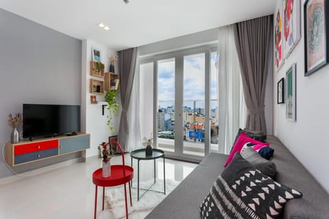 Communal lounge/ TV room, View (from property/room), City view, Street view, Family, Facility for disabled guests