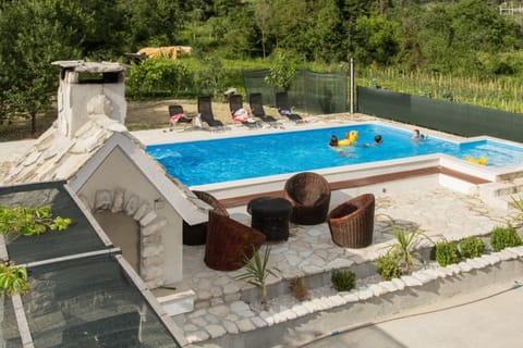 Swimming pool, Swimming pool