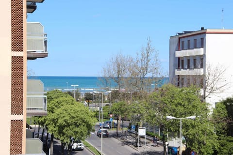 Neighbourhood, Beach