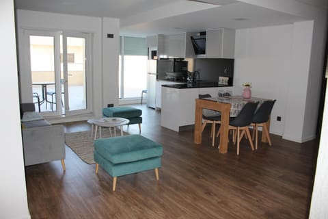 Communal lounge/ TV room, Communal kitchen