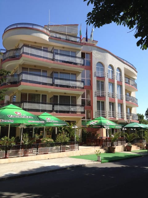 Restaurant/places to eat, Facade/entrance