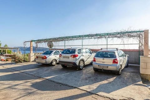 KUĆA IVANA House in Dubrovnik-Neretva County