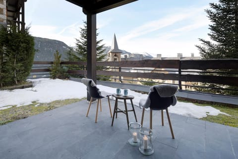 Balcony/Terrace, City view, Mountain view