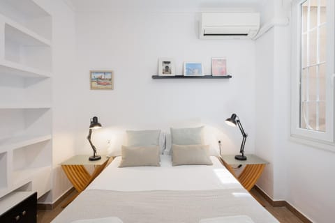 Bed, Bedroom, air conditioner