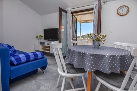 TV and multimedia, Balcony/Terrace, Living room, Seating area, Dining area