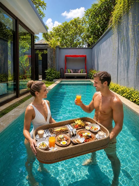 Swimming pool, Breakfast