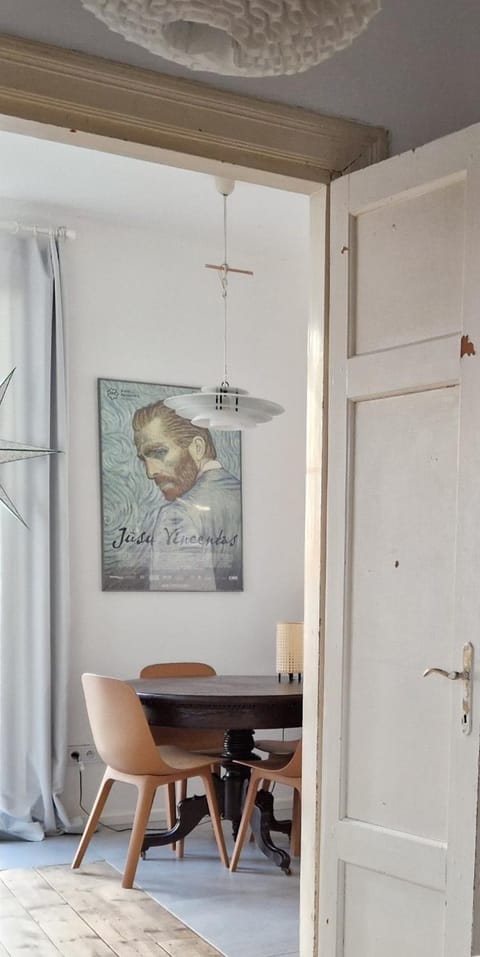 Living room, Dining area, fireplace