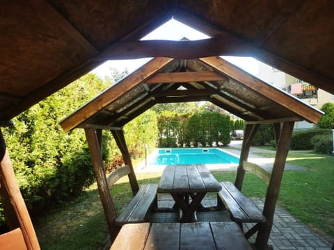 Garden, Swimming pool