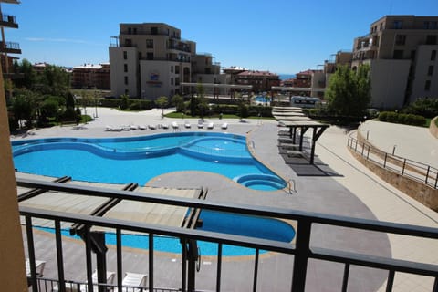 Balcony/Terrace, Pool view