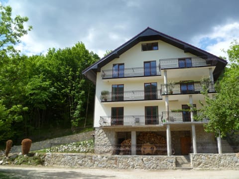 Property building, Day
