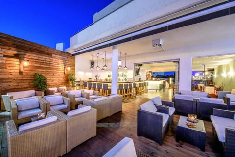 Communal lounge/ TV room, Off site, Night, Lounge or bar, Location
