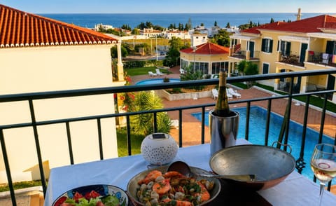 Dining area, Pool view, Sea view