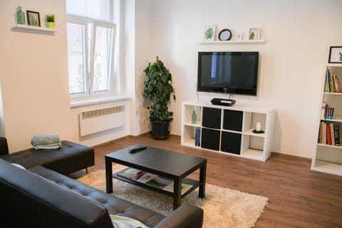 Game Room, TV and multimedia, Living room, Seating area