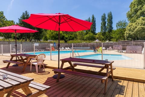 Camping de la Baie de Térénez Campground/ 
RV Resort in Plougasnou