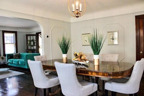 NEWHOST-Victorian Pintrest Style 15min to Downtown Apartment in Detroit