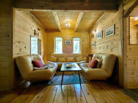 Vikendice Biocinovici Nature lodge in Montenegro