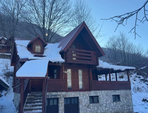 Vikendice Biocinovici Nature lodge in Montenegro