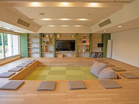 Communal lounge/ TV room
