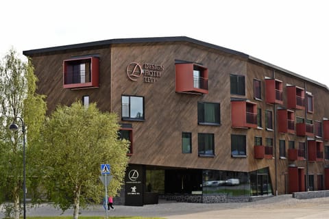 Property building, Facade/entrance, Summer