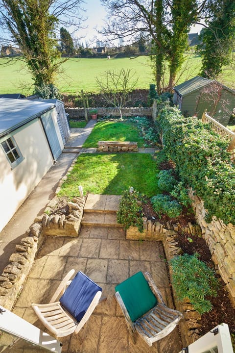 Patio, Spring, Day, Natural landscape, Garden, Garden view