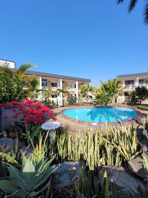 Property building, Swimming pool