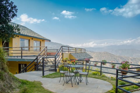 Patio, Restaurant/places to eat, Balcony/Terrace, On site, Landmark view, Mountain view