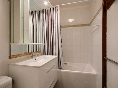 Appartement rénové 2 pièces, 5 pers, proche pistes et commerces - FR-1-455-71 Apartment in Mâcot-la-Plagne