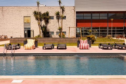 Day, Balcony/Terrace, Pool view, Swimming pool, Swimming pool, sunbed