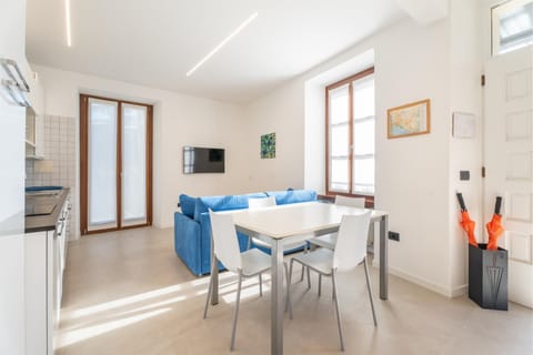 Property building, Seating area