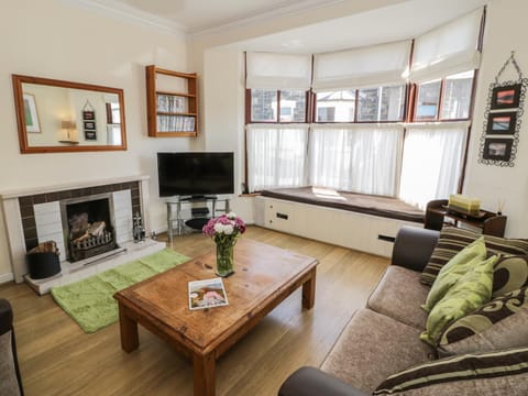 Chwech House in Menai Bridge