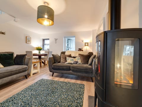 2 Ysgoldy House in Wales