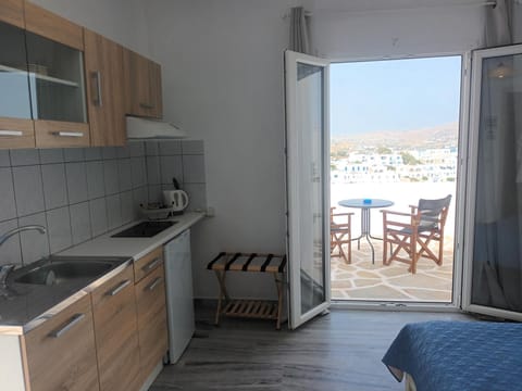 Athina's blue studios Apartment in Naousa
