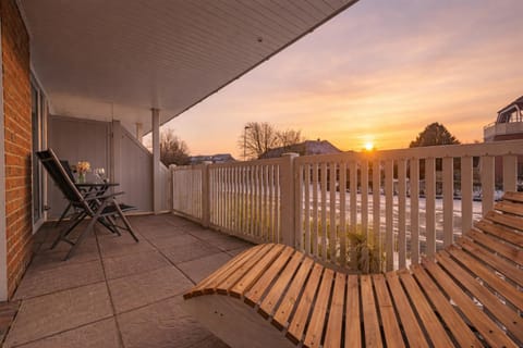 Balcony/Terrace, Sunset, sunbed