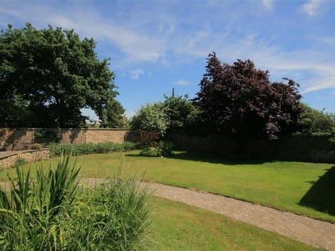Temple Mews House in West Oxfordshire District