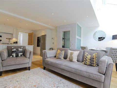 The Hive House in Stow-on-the-Wold