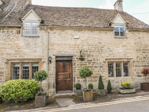 Bull Cottage House in West Oxfordshire District