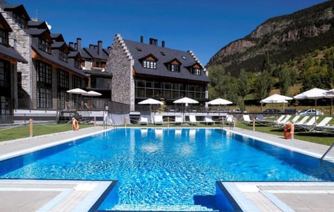 Garden, Swimming pool