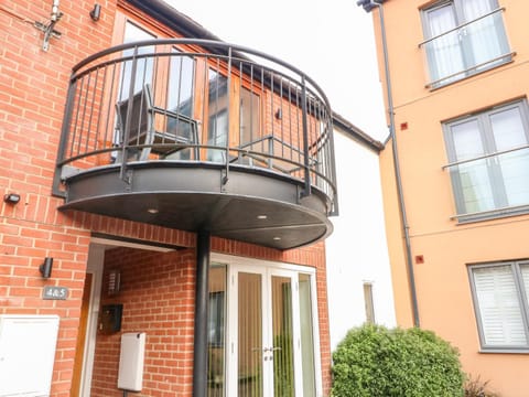 4 Holt Court House in Salisbury