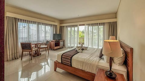 Bed, TV and multimedia, Photo of the whole room, Seating area, Bedroom