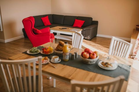 Food and drinks, Dining area