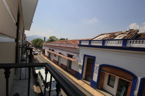Property building, Balcony/Terrace, Street view