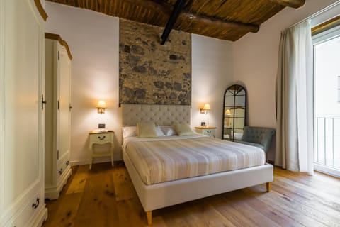 Bed, Decorative detail, Bedroom, wardrobe