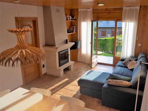 Living room, Photo of the whole room