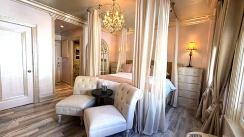 Hemingway Suites at Palm Beach Hotel Island Apartment hotel in Palm Beach