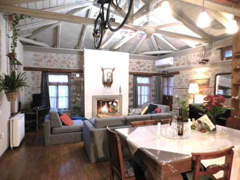 Seating area, Dining area, flat iron
