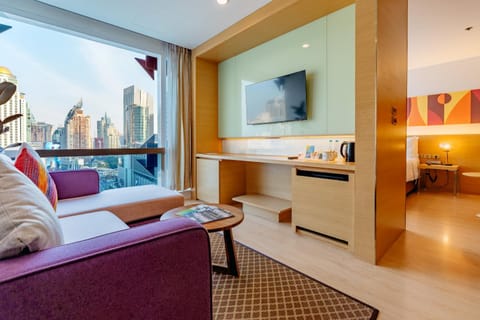TV and multimedia, View (from property/room), Living room, Photo of the whole room, Seating area, City view