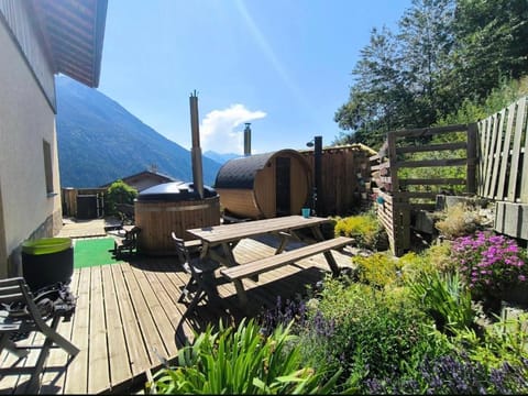 Patio, Spa and wellness centre/facilities, Garden view