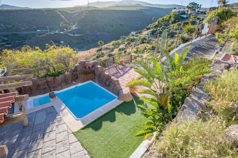 Off site, Garden, Swimming pool